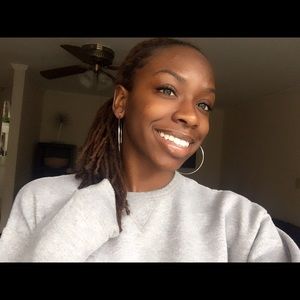 Meet your Posher, Mya